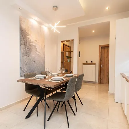 Tsimiski's Pearl سالونيك