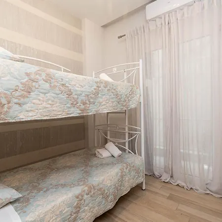 Apartment Tsimiski's Pearl *